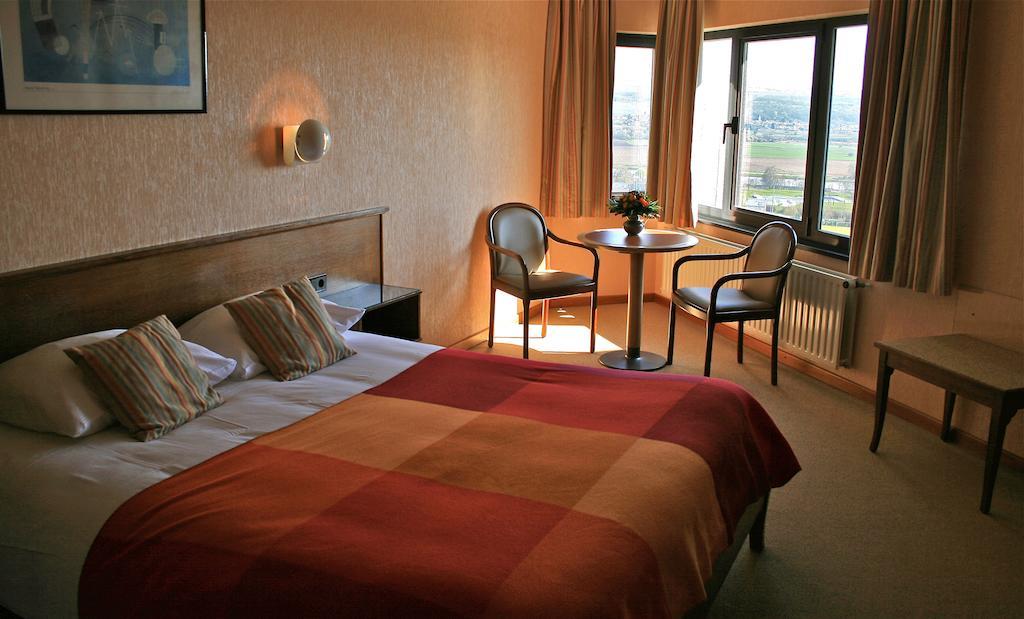 Hotel Des Vignes Restaurant Du Pressoir Remich Bilik gambar